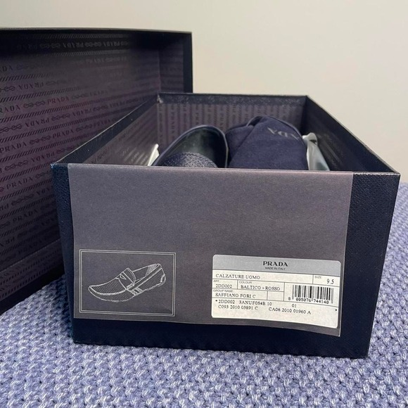 Prada navy blue leather loafers. Size 9.5 main image 8